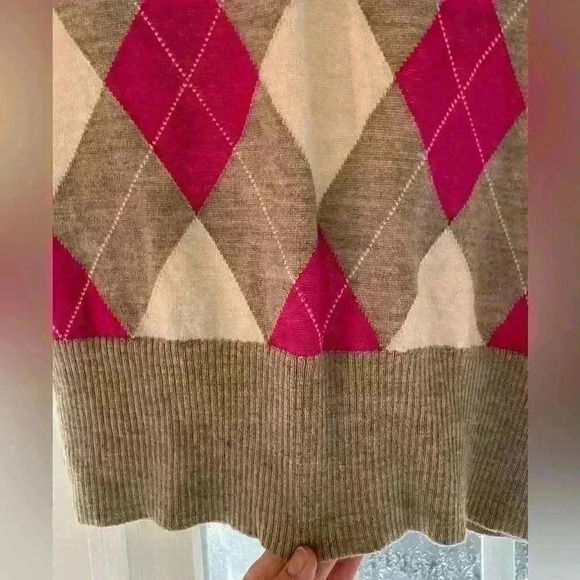 Banana Republic Merino Extra Fine Wool Small Pink White Tan Argyle via Neck - Picture 3 of 8